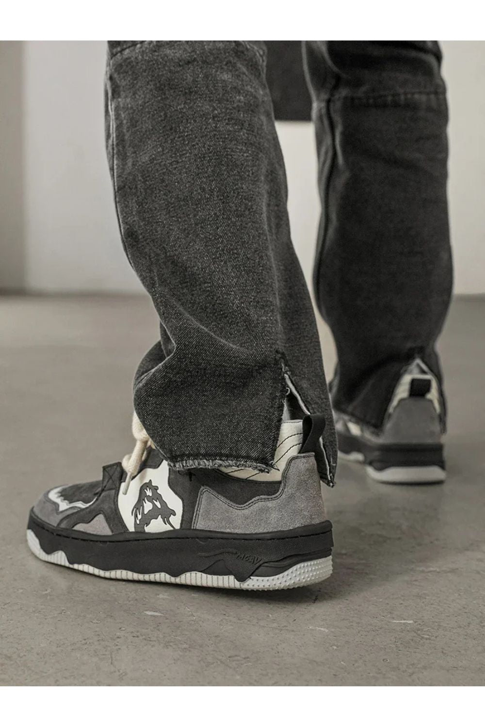 Dark Cream Sneaker